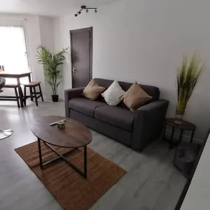 Great Bright And Spacious Apart + Private Parking Appartement Louvres